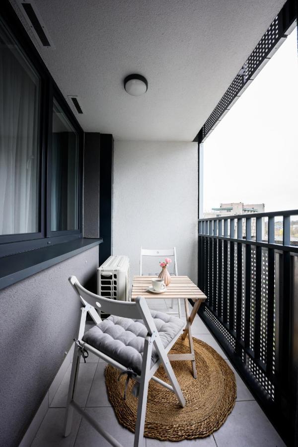 Native Apartments Barska 69 Krakau Buitenkant foto